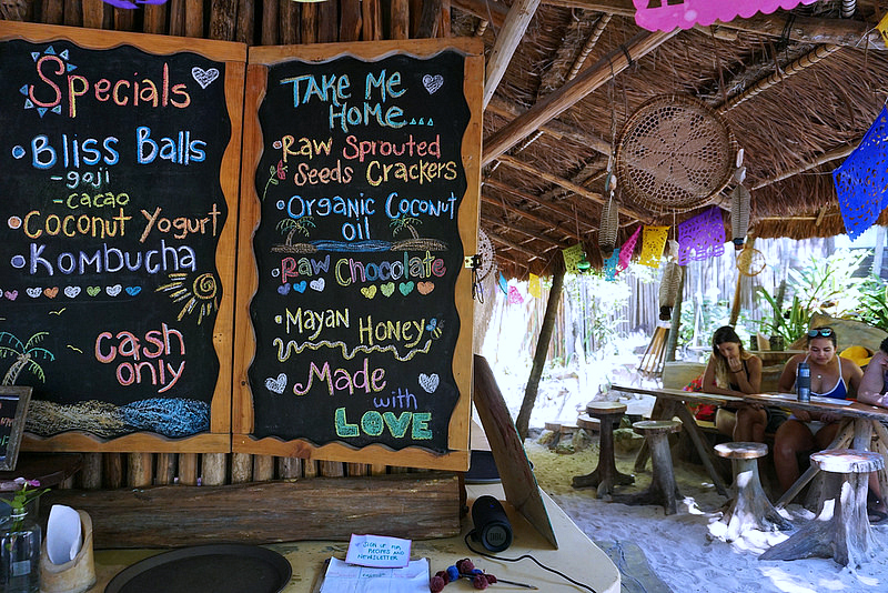 beach dining tulum